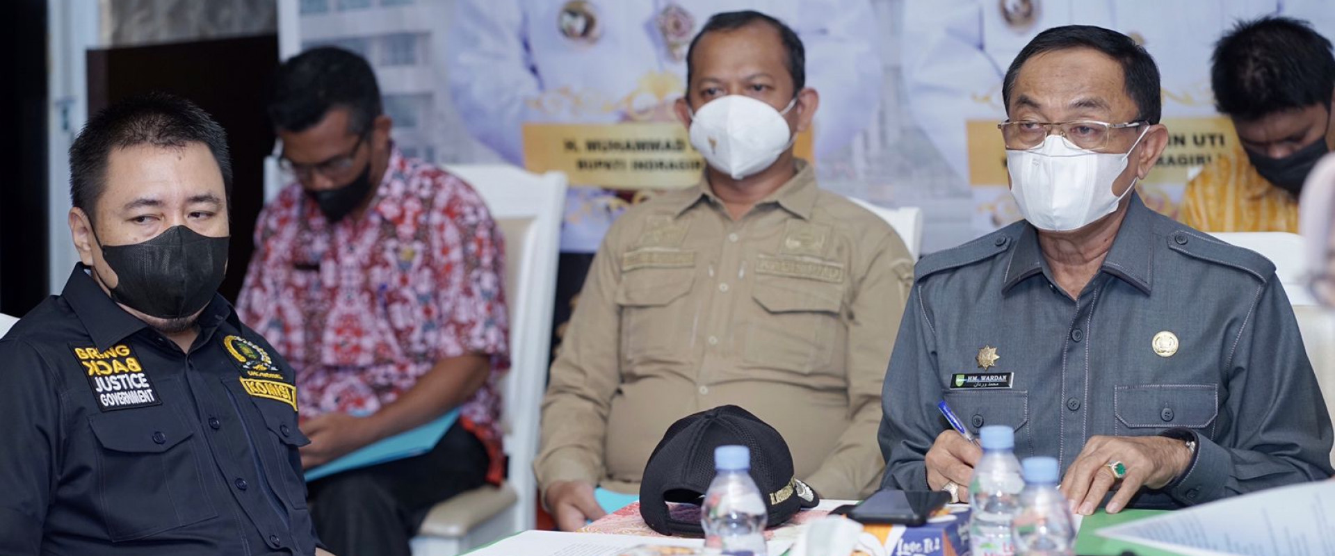 Bupati Inhil HM.Wardan Ikuti Pemantauan Pilkades Serentak Secara Virtual