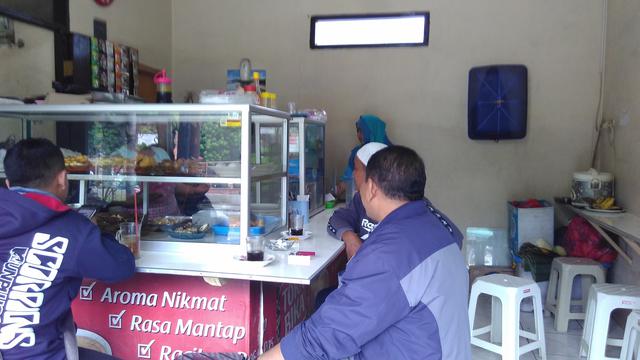 Berbagi di Tengah Corona, ACT Gandeng 50 Warteg Bagikan Makan Gratis untuk Warga