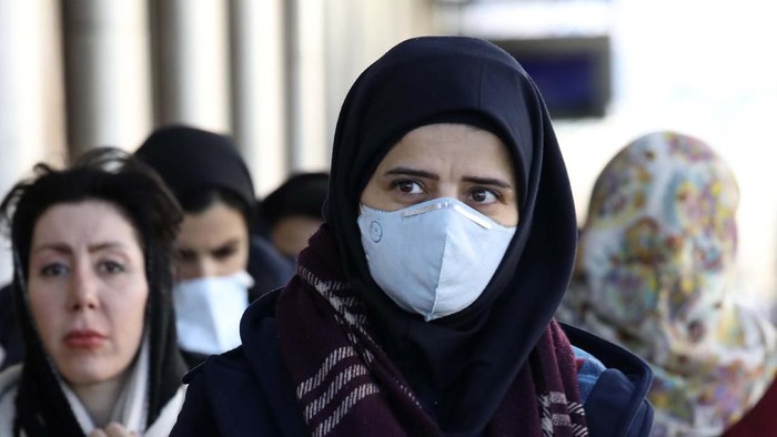 Virus Corona Menewaskan 1 Orang Setiap 12 Menit di Iran