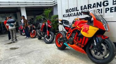 Waww.... Eks Sipir Bengkalis  Miliki Deretan Motor Sport Mahal