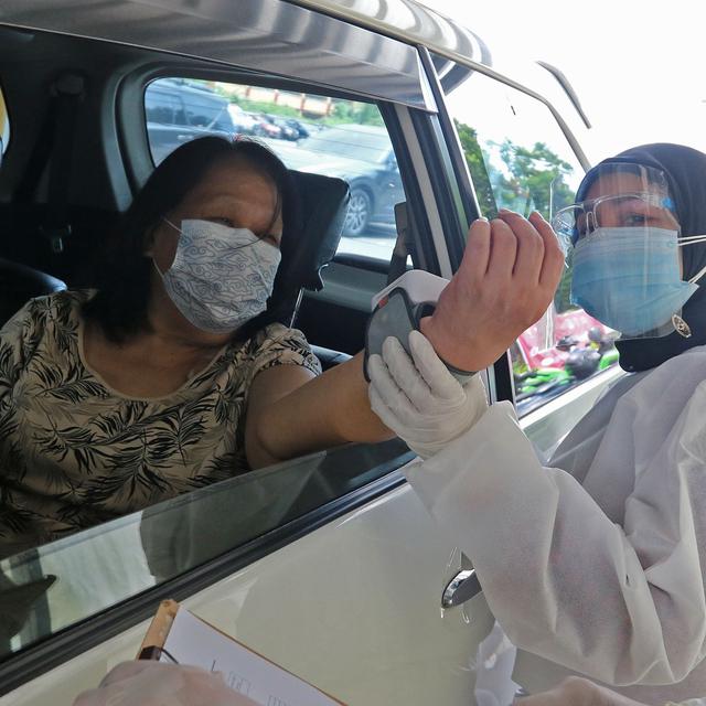Wamenkes Resmikan Layanan Vaksinasi Drive Thru di Pekanbaru 
