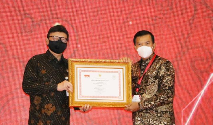 Pemko Pekanbaru Raih Penghargaan Pelayanan Prima Nasional 