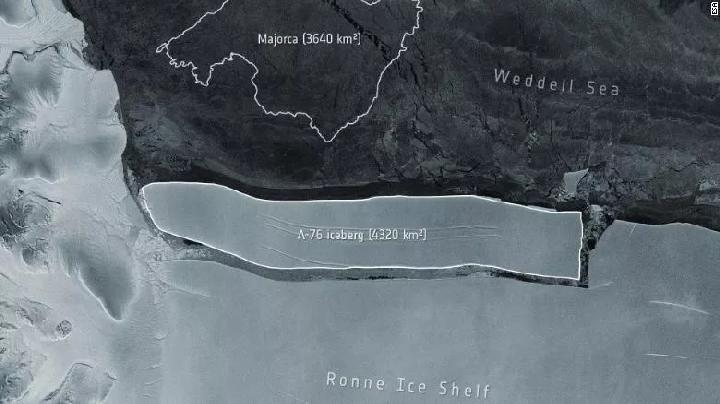 Gunung Es Terbesar di Dunia Pecah di Antartika 