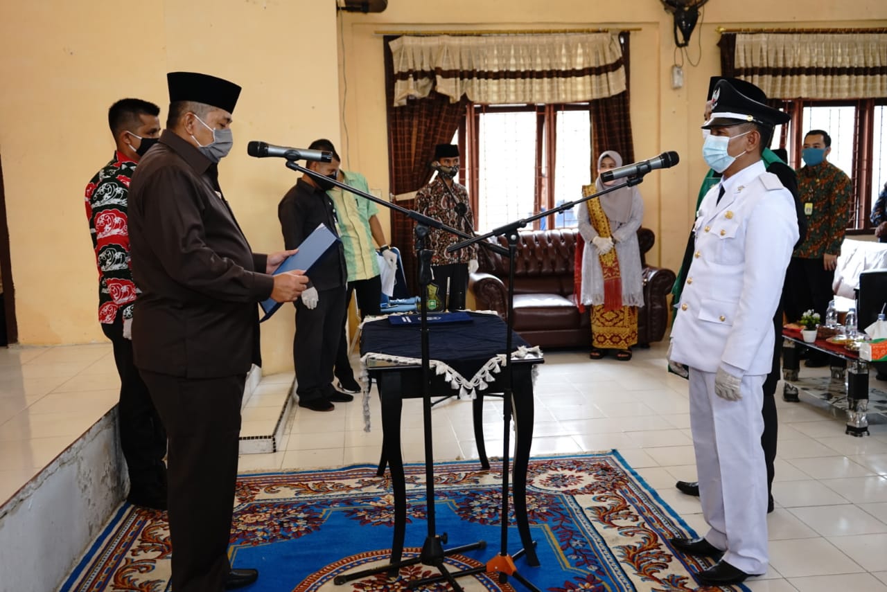 Lantik Penghulu Merhul, Bupati Siak Terapkan Protokol Kesehatan