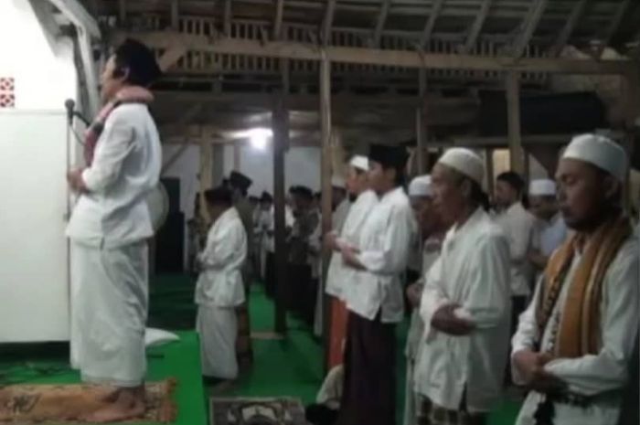 Unik, Masyarakat Indramayu Salat Taraweh 23 Rakaat Hanya Dalam 7 Menit