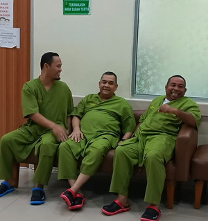Cawako Pekanbaru Edy Natar dan Agung Cek Kesehatan di RSUD Arifin Achmad