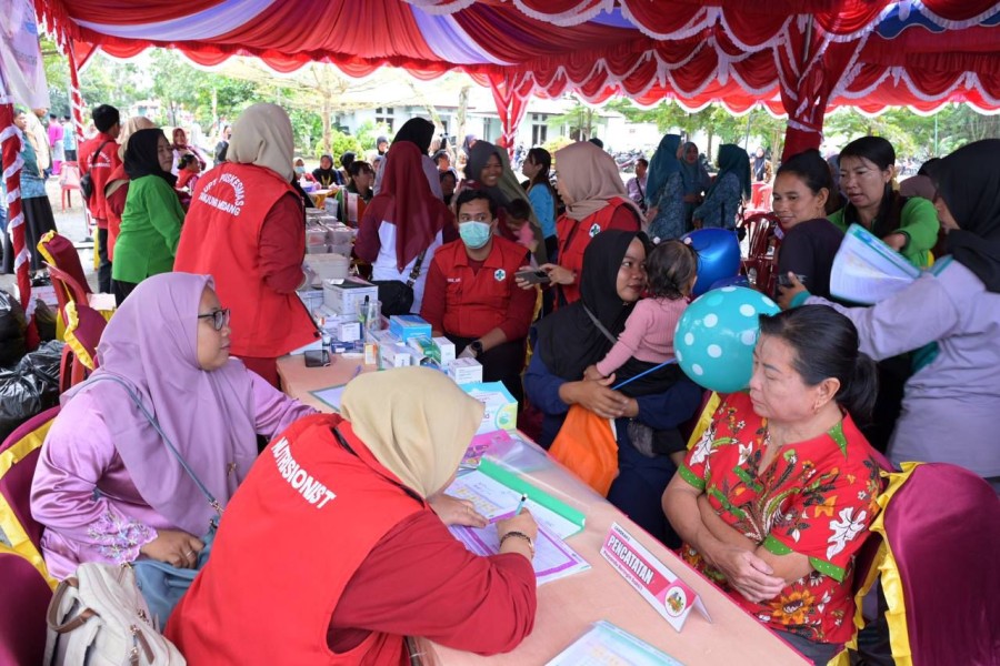 TP PKK Bengkalis Salurkan Bantuan Imunisasi dan Gelar Pemeriksaan Gratis di Rupat Utara