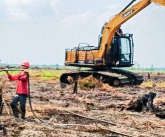 Pemprov Riau Turunkan Alat Berat di Lokasi Rawan Karhutla