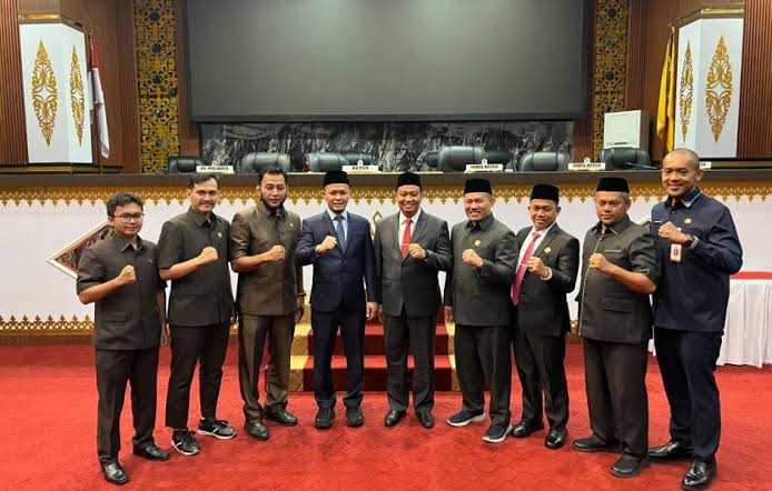 Pimpinan DPRD Pekanbaru Pimpin Paripurna Penetapan Wali Kota Terpilih