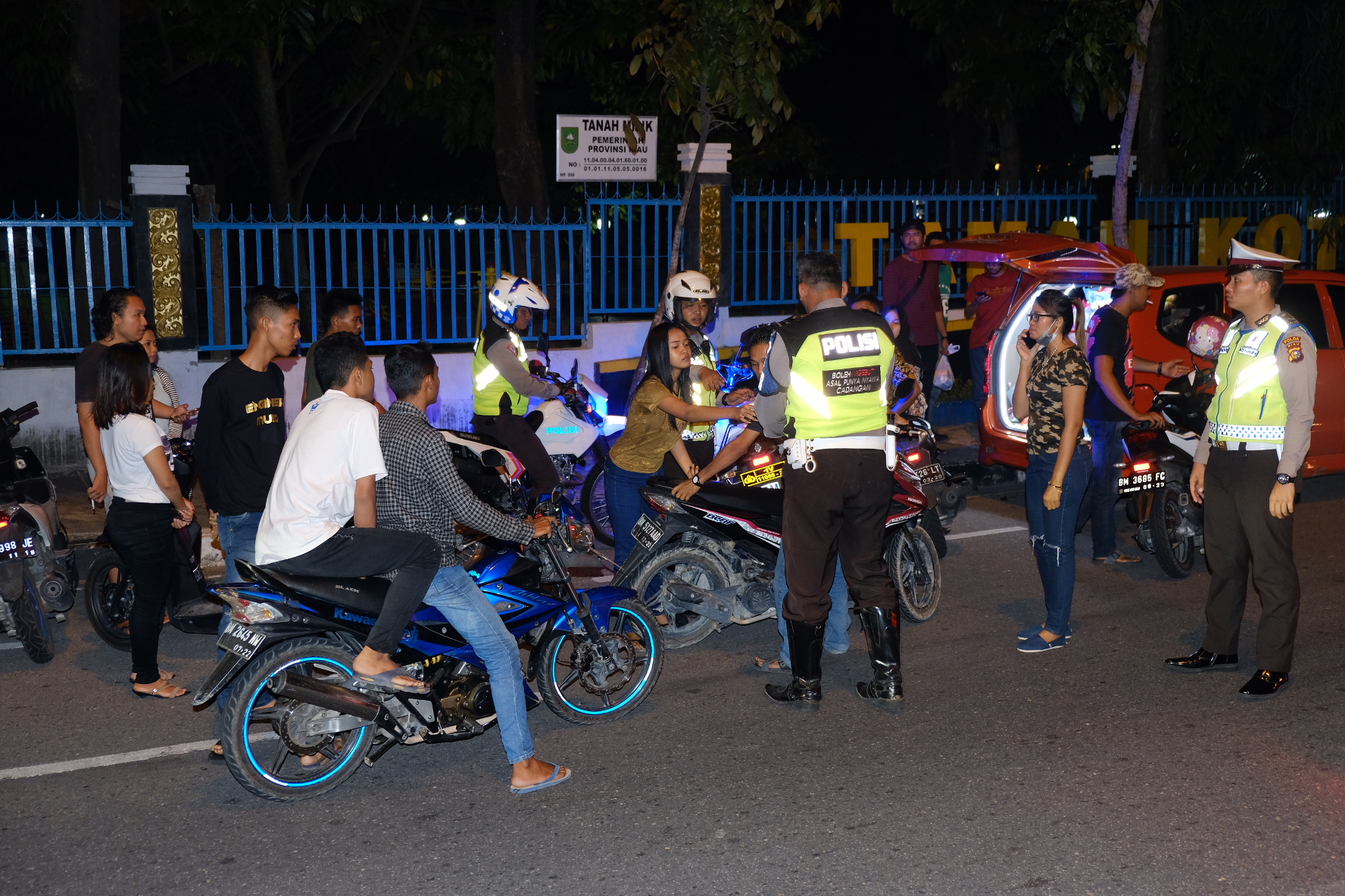 Jalan Kantor Wali Kota Pekanbaru Jadi Trek Balapan Liar Ratusan Remaja