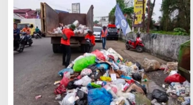 DLH Kuansing Maksimalkan Petugas dan Armada Selama Festival Pacu Jalur