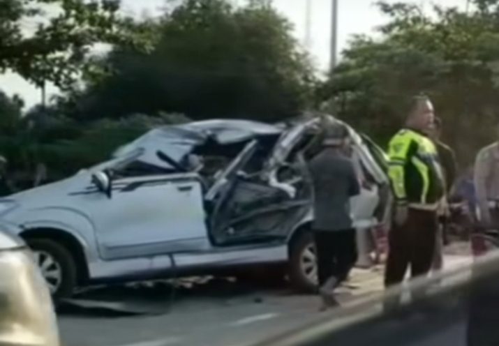Tiga Penumpang Avanza Tewas Saat Kecelakaan Maut di Kubang Raya