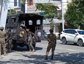 Satpol PP Pekanbaru Tertibkan Spanduk dan Baliho Langgar Aturan