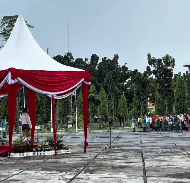 Hardiknas 2025 di Riau, Gubri Abdul Wahid Tegaskan Pendidikan sebagai Pilar Peradaban