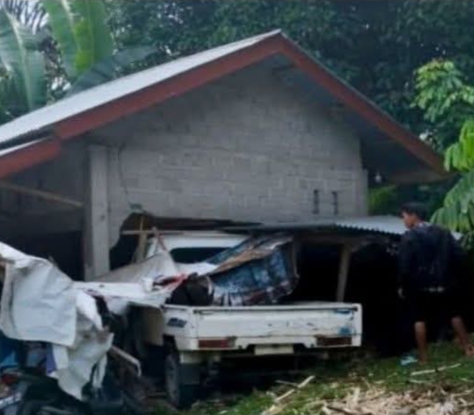 Warung di Pasar Inuman Rusak Ditabrak Mobil Carry, Kerugian Ditaksir Rp20 Juta