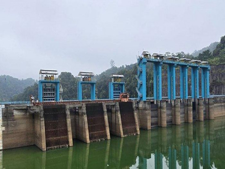 Curah Hujan Tinggi, PLTA Koto Panjang Buka Tiga Pintu Waduk