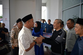 Gubri dan Masyarakat Sambut Kepulangan Agung Nugroho dari Tanah Suci