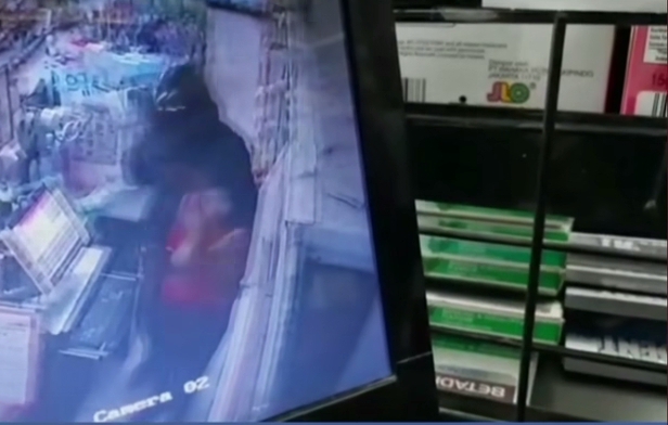 Beraksi di Kubang, Rampok dengan Senjata Api Sandera Karyawan Toko Ritel