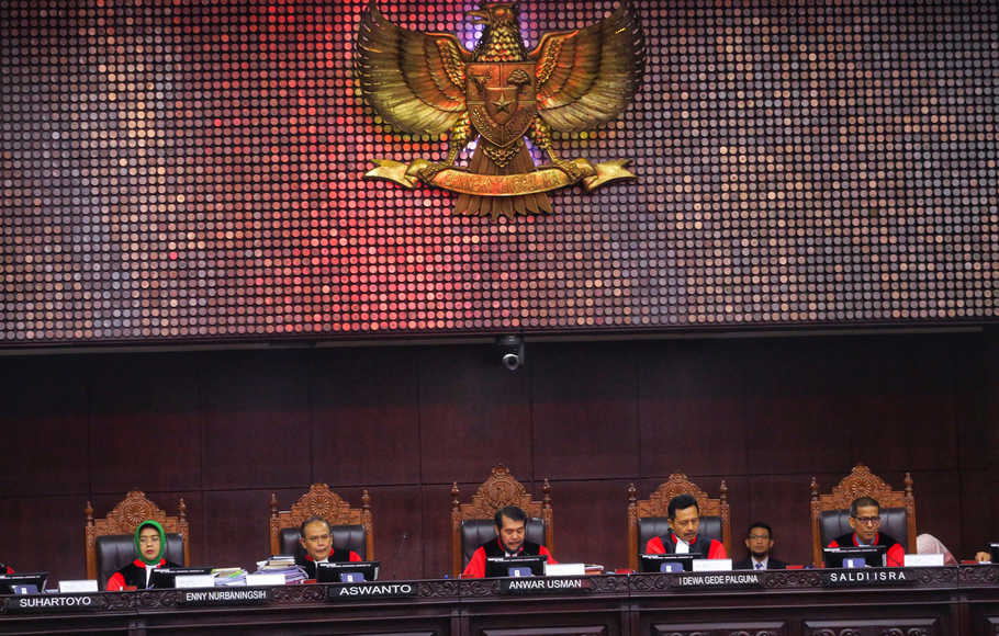 MK Tolak Gugatan Amien Rais Cs Soal Perppu Penanganan Covid-19