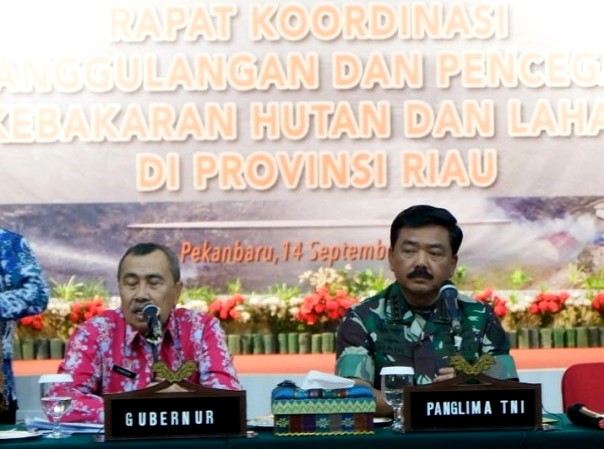 Panglima TNI Lakukan Rapat Bersama Gubri Bahas Karhutla