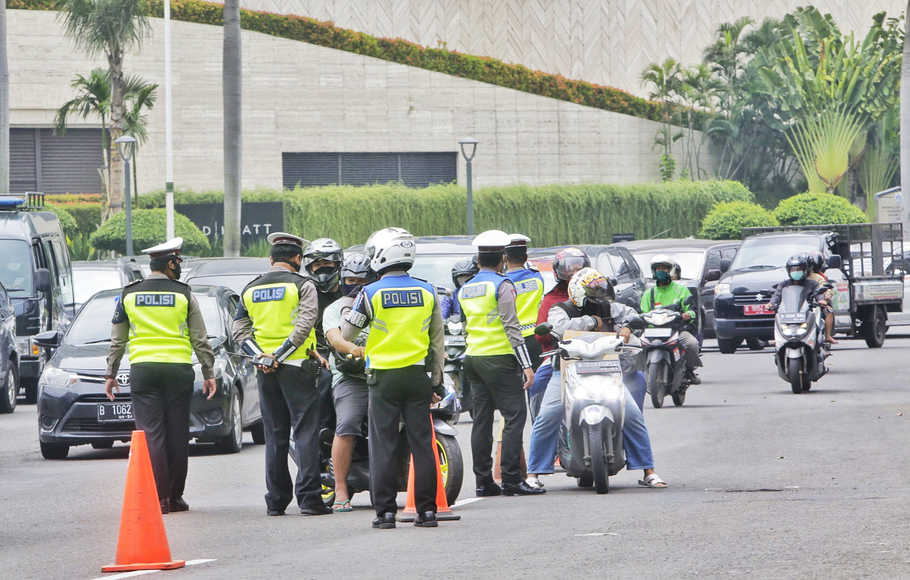 Polisi Diminta tidak Langgar HAM Saat Tegakkan Aturan PSBB