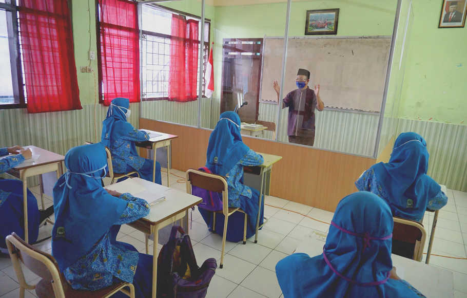 Pemda Diminta Tutup Kembali Sekolah Jika Ada Risiko Penularan Covid-19