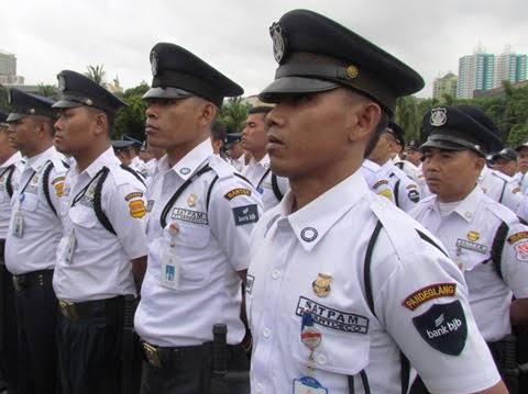 Kapolri Ganti Warna Seragam Satpam Jadi Mirip Polisi