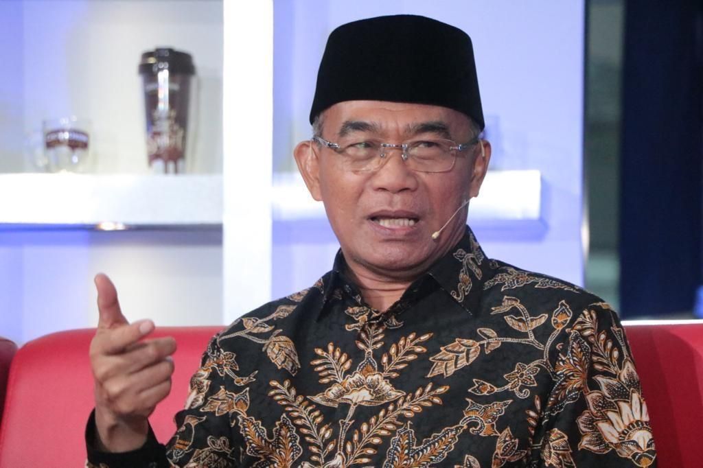 Menko PMK: Awal Tahun Ajaran Baru Sesuai Jadwal, tapi Tetap Belajar dari Rumah 