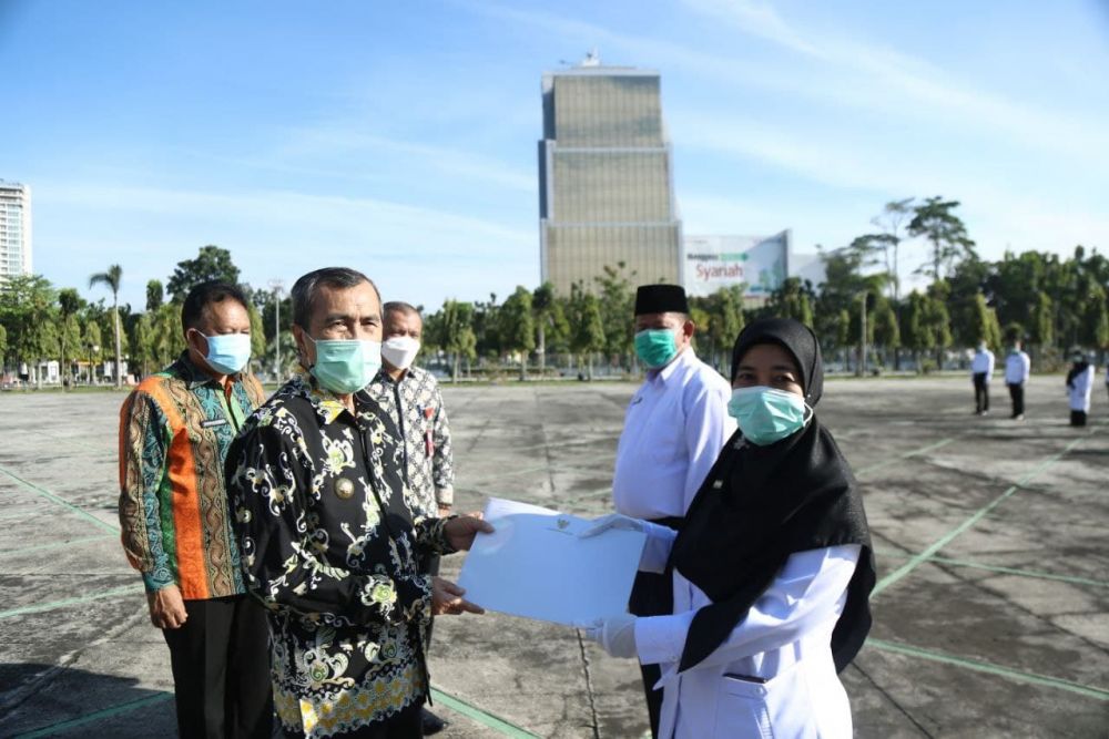 Serahkan 108 SK PPPK, Gubri : Alhamdulillah Semuanya Guru