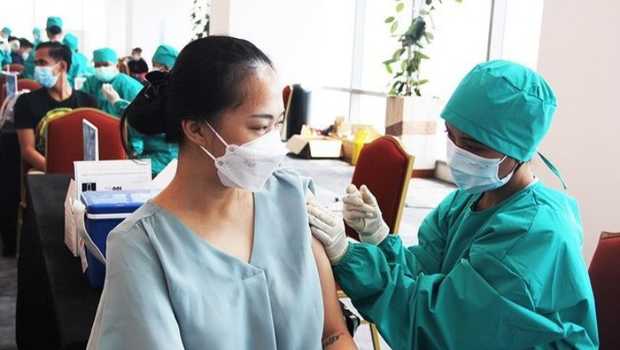 Berada Diurutan 18 Nasional, Capaian Vaksinasi Covid-19 di Riau Sudah 73 Persen Lebih