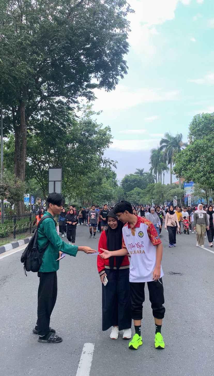 Mahasiswa UMRI Gelar Aksi Lawan Korupsi di Car Free Day Pekanbaru