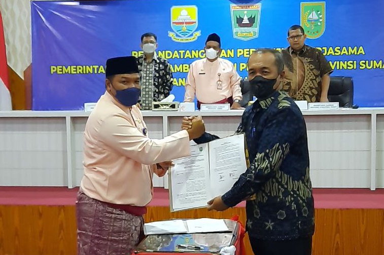 Kasatpol PP Riau dan Jambi Teken PKS Tentang Penegakan Perda