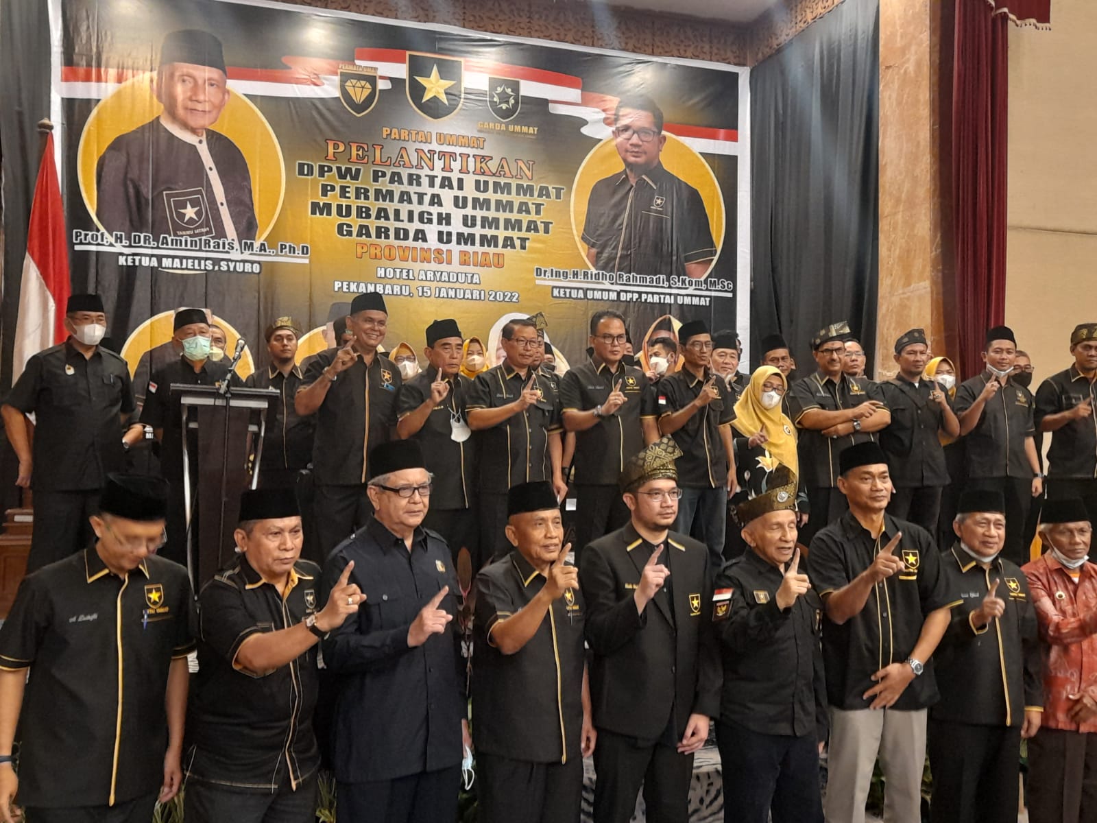 Disaksikan Amin Rais, Pengurus DPW Partai Ummat Riau Dilantik