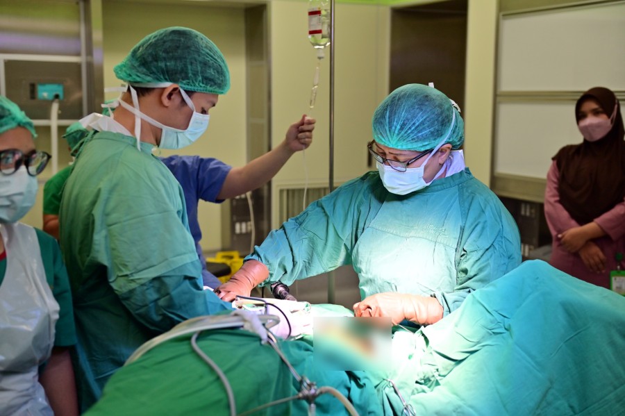 RSUD Arifin Achmad Tangani Remaja 14 Tahun Alami Kelainan Dua Rahim