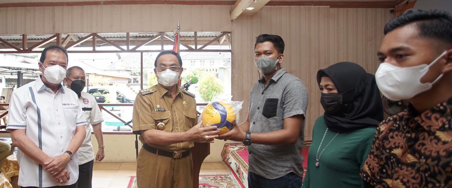 Bupati HM.Wardan Hadiri Pelantikan dan Pengukuhan Pengurus PBVSI Inhil