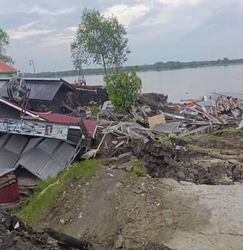 Abrasi di Tembilahan Hulu, Sejumlah Rumah Jatuh ke Sungai