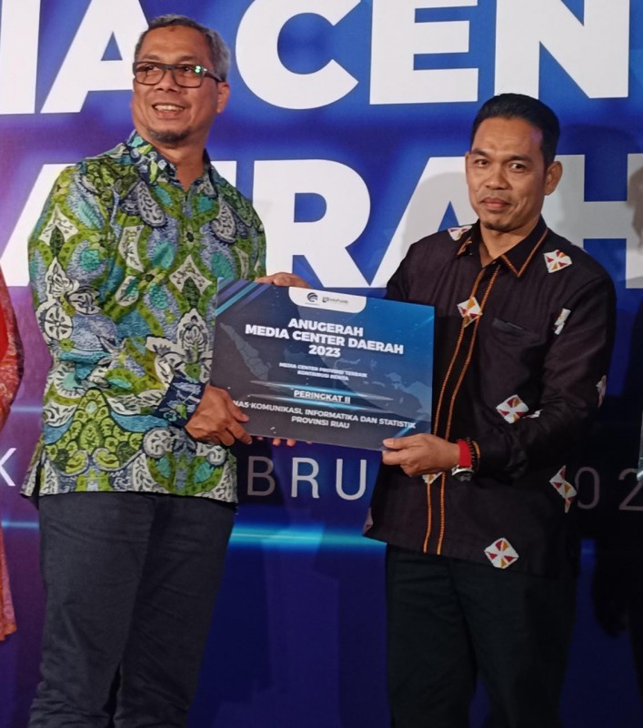 Portal Media Center Riau Kembali Raih Anugerah Penghargaan Terbaik Nasional