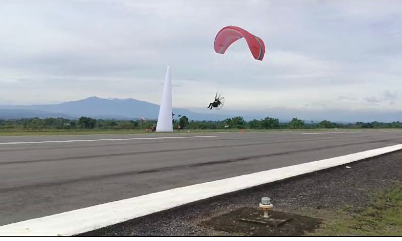 Atlet Paramotor Riau Riantoko Sumbang Medali Perak
