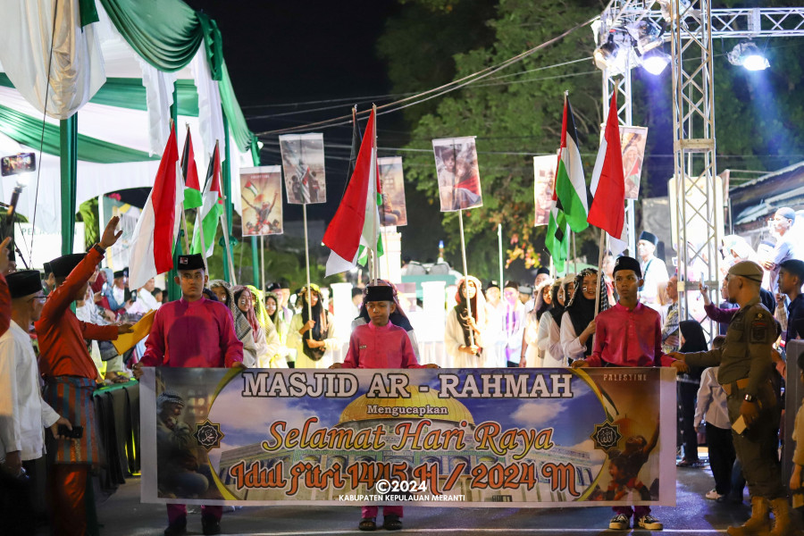 Bendera Palestina Meriahkan Pawai Takbir di Meranti