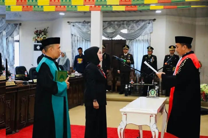 Sumiartini Resmi Dilantik Jadi Ketua DPRD Kabupaten Rokan Hulu