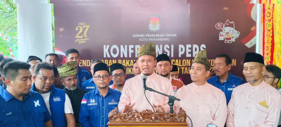 Diarak 10 Ribu Pendukung ke KPU, AMAn Menang Pekanbaru Aman