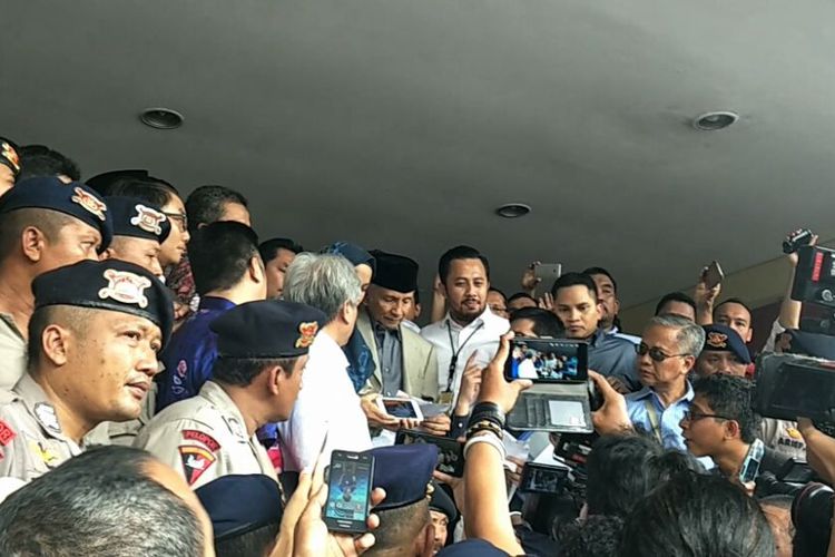 Kejanggalan yang di Sampaikan Amien Rais di Polda Metro jaya