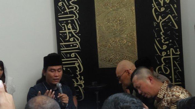 Gus Miftah Bimbing Deddy Ucap 2 Kalimat Syahadat