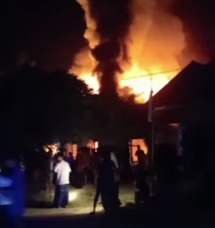 Api Hanguskan Rumah Warga di Sentajo Raya Kabupaten Kuansing