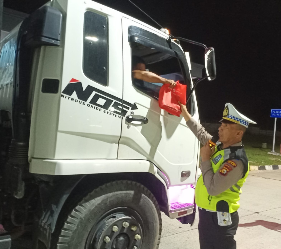 Petugas Tol dan Kepolisian Gelar Operasi Mikrosleep di Tol Permai