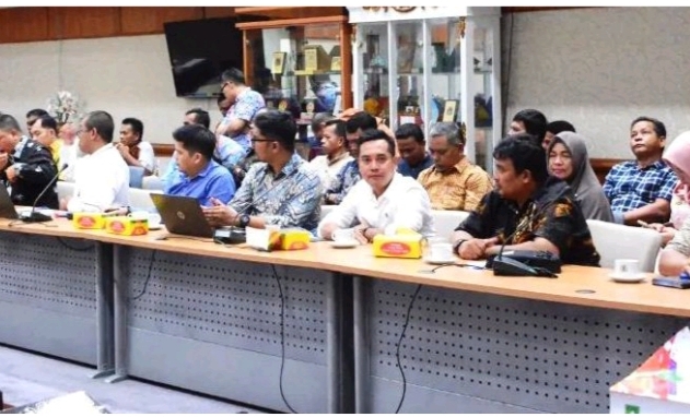 Bahas Jaringan Listrik Desa di Inhu, DPRD Riau Gelar RDP dengan Mitra Kerja Bahas