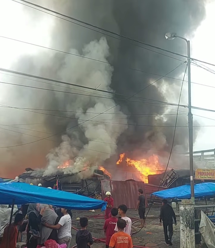 Pasar Cik Puan Kembali Terbakar, Puluhan Kios Ludes Dimakan Api
