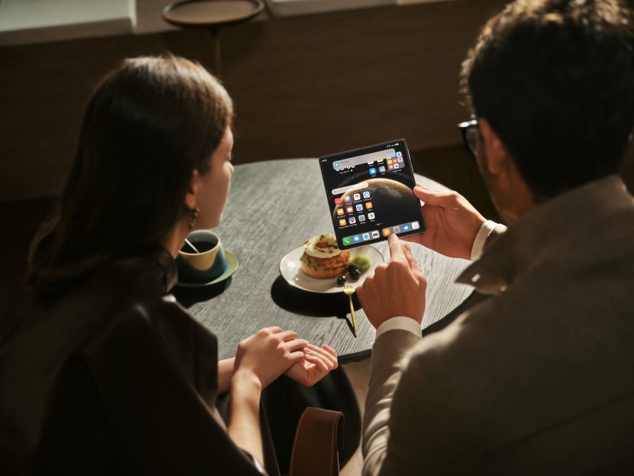 HUAWEI Mate X6, Revolusi Smartphone Lipat, Elegan & Super Canggih