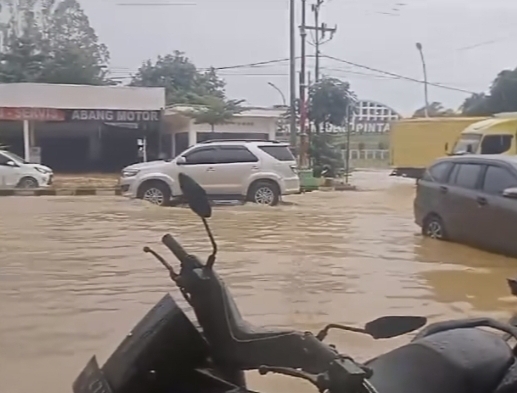Banjir Kepung Kabupaten Kuansing, Bupati Minta Masyarakat Waspada