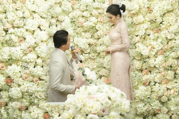 Syahrini dan Reino Barack Posting Foto Pernikahan, Netizen: Menyindir Luna Maya